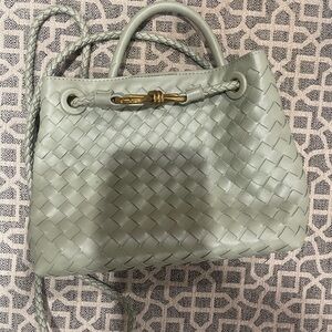 Chic Woven Leather Shoulder Bag - Light Gray